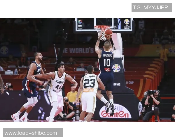 克拉克谈亚历山大沃克离队意外防守有信心重返前五名